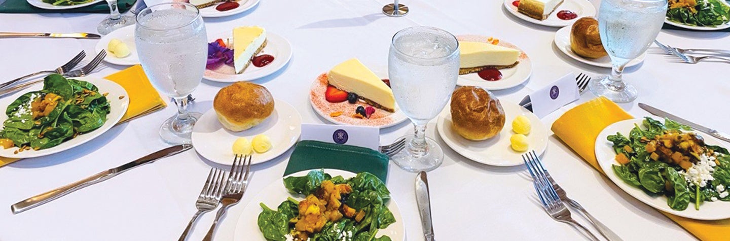 Banquet table service