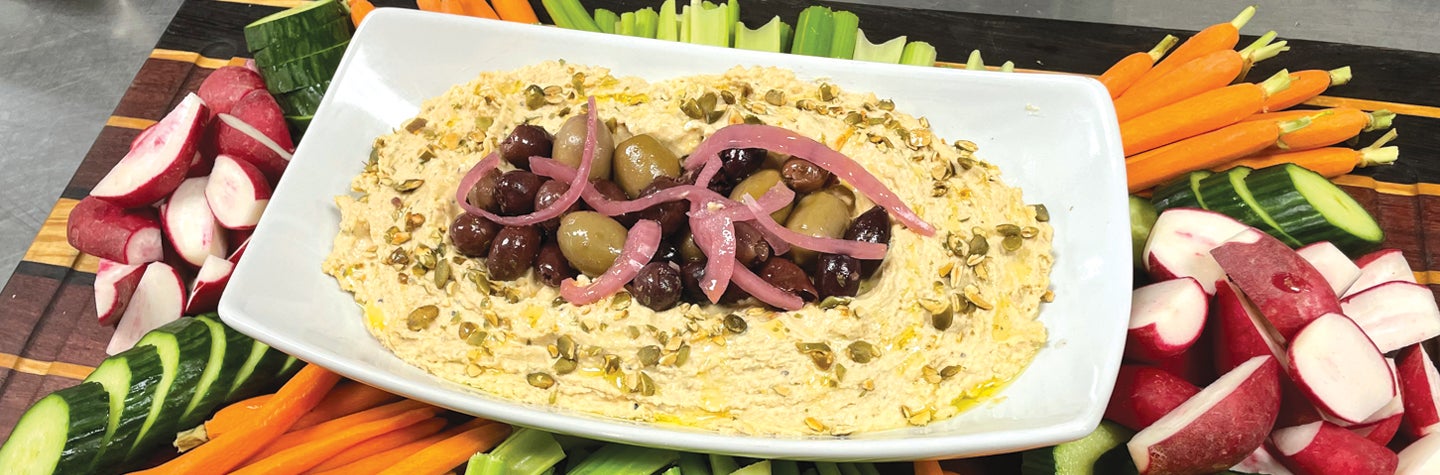 Hummus dip and vegetables